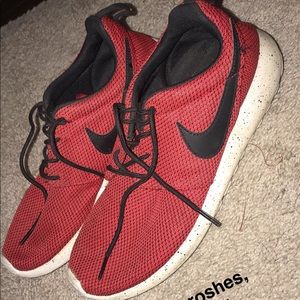 Nike roshe size Women’s 8